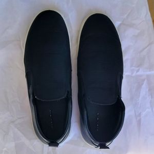 Zara Men Navy sneakers Size 11